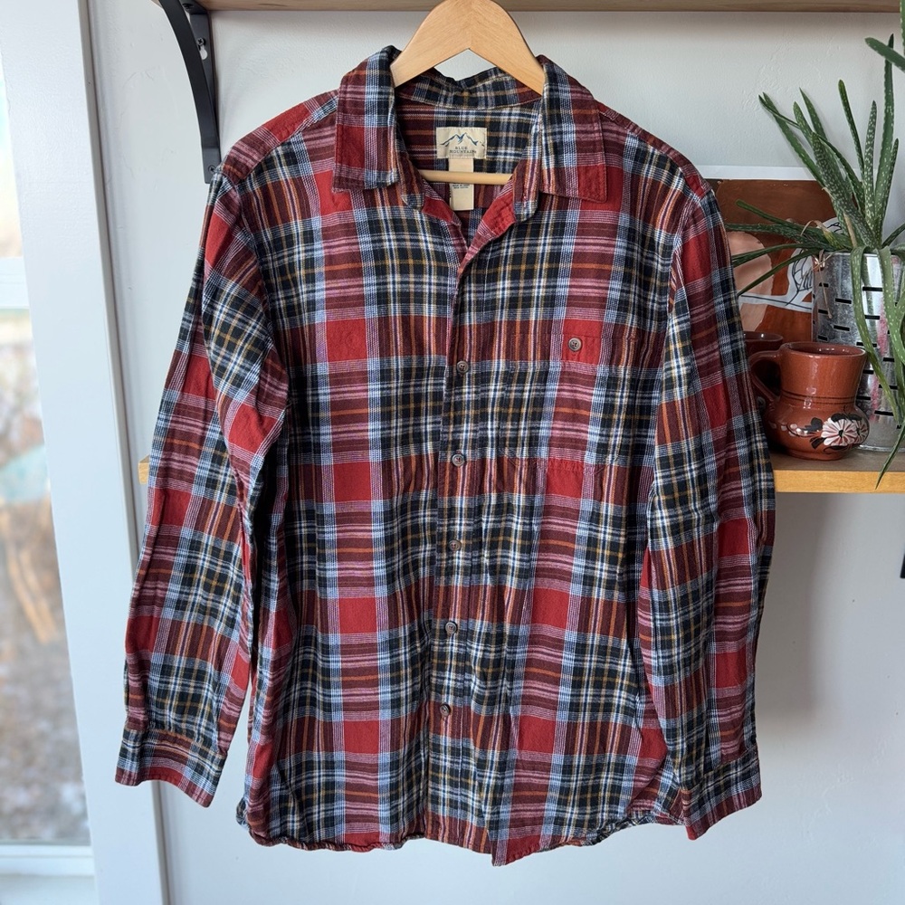 Blue Mountain Rusty Red Navy Blue Plaid Flannel Button Down Shirt Size Medium